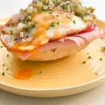 Sandwich with Ham Tomato Fried Egg and Pickle Salsa (Strammer Max)