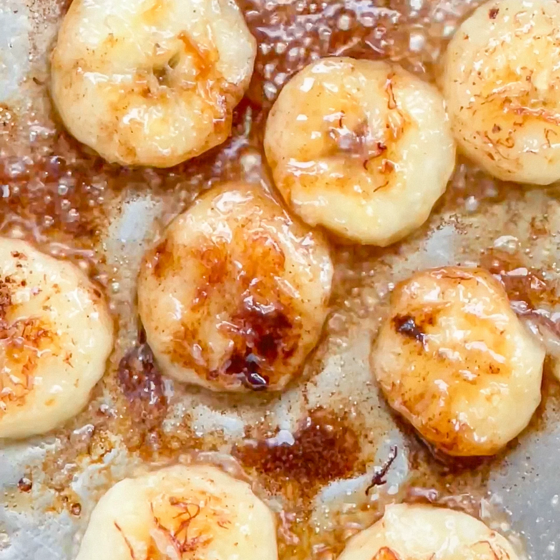 Warm Banana Blueberry Oats with Creamy Nutbutter