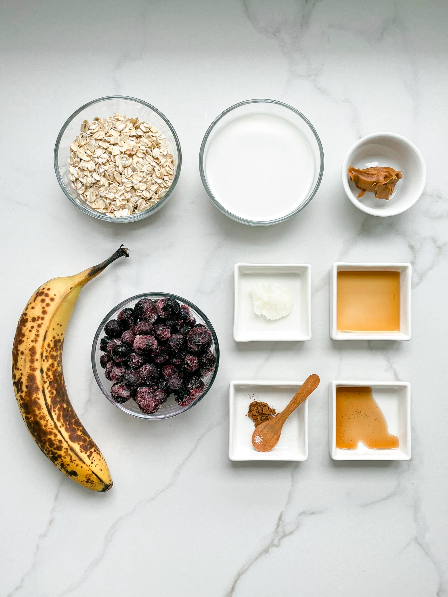 Warm Banana Blueberry Oats with Creamy Nutbutter