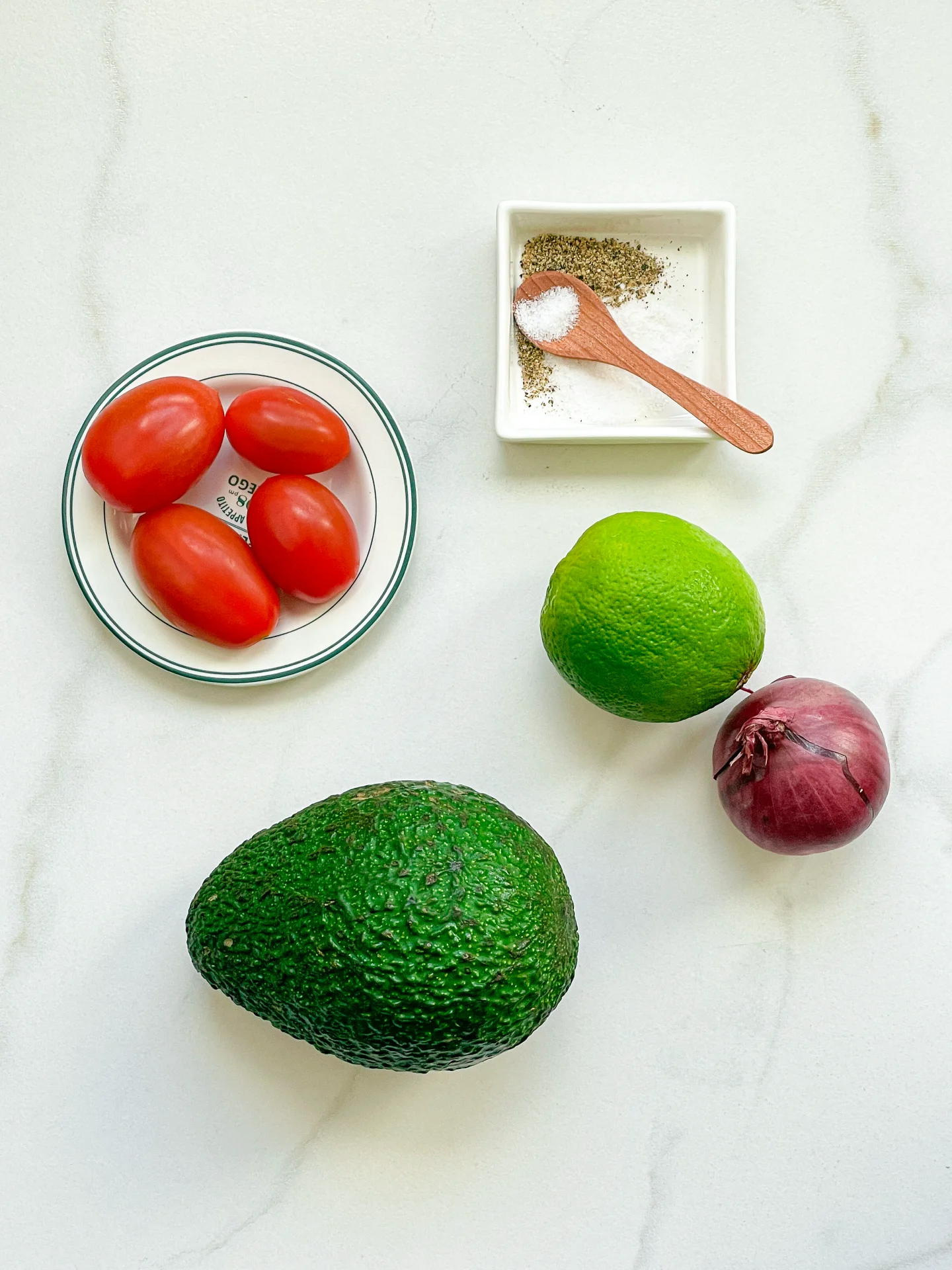 Guacamole with Tomatoes & Red Onion