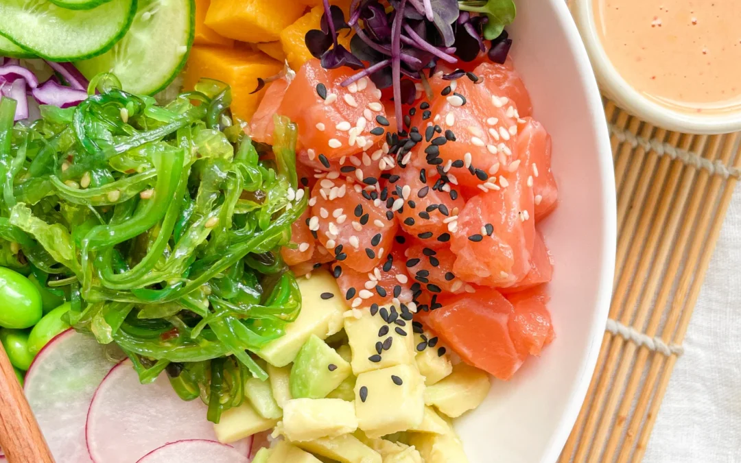 Salmon Poke Bowl & Spicy Mayo Sauce