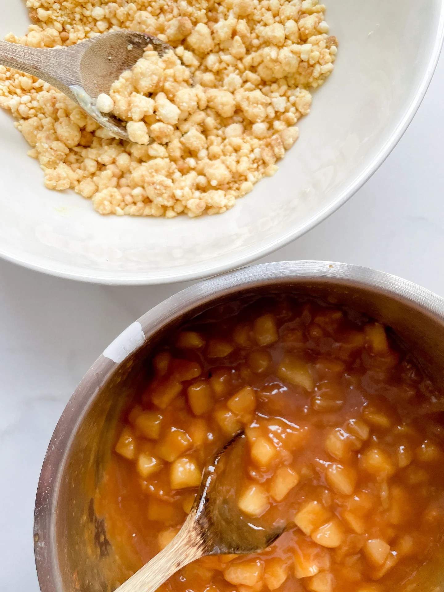 Apple Pie Rolls with Vanilla & Caramel Sauce & Milk Crumble