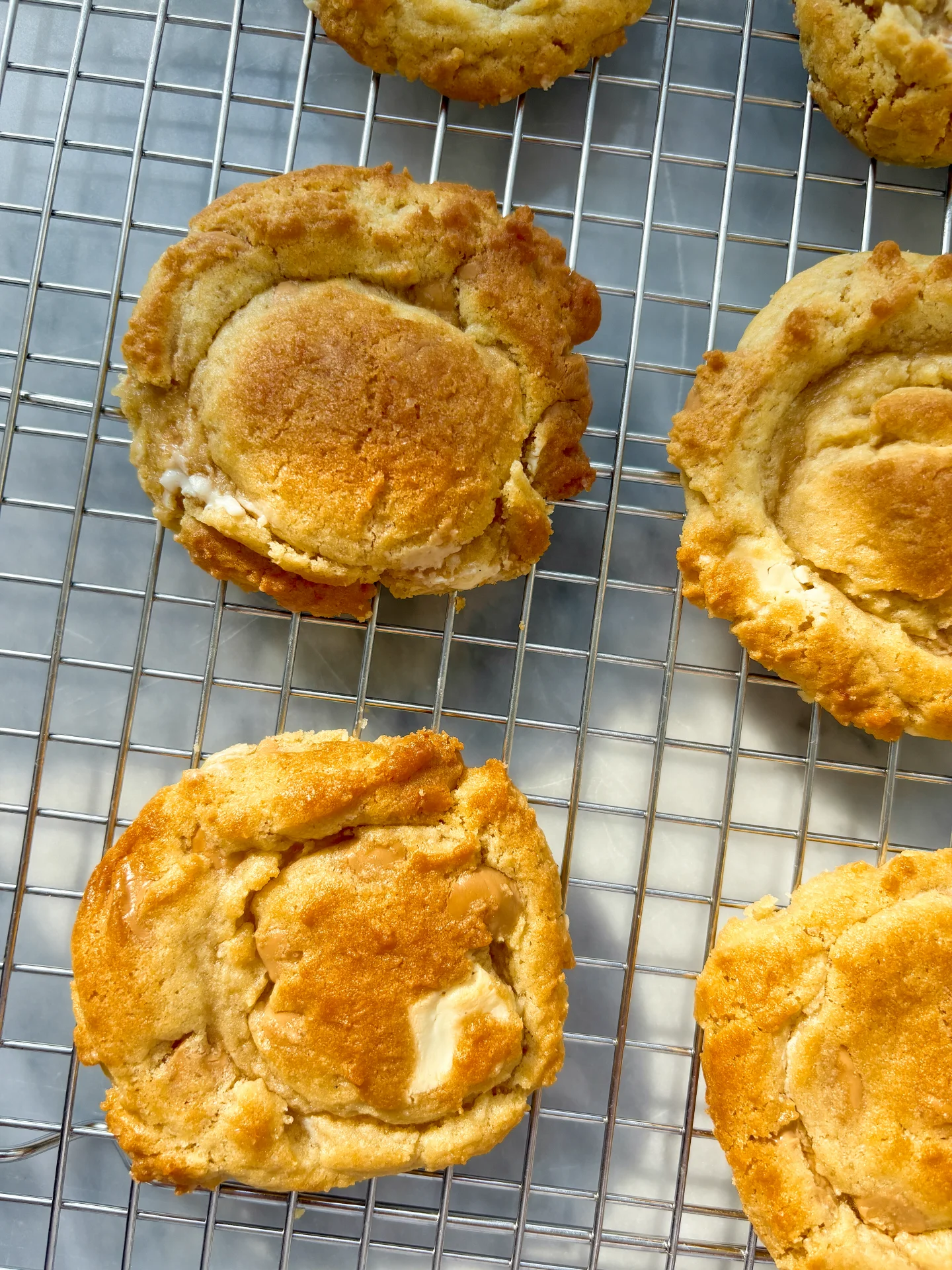 Bakery Style Vanilla Caramel Cookies